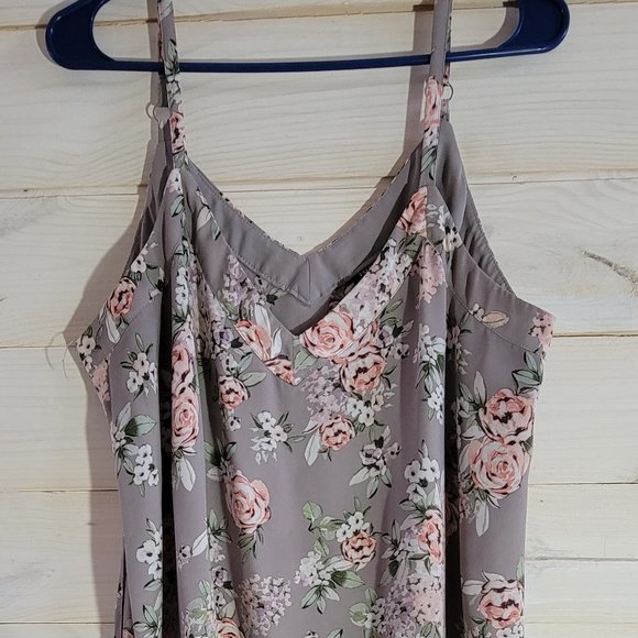 torrid size 0 grey floral top - Picture 1 of 4